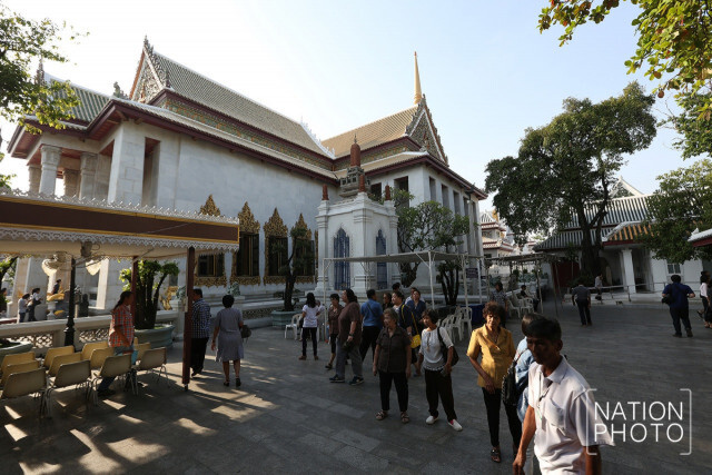 ประชาชนเข้ากราบพระบรมราชสรีรางคาร ที่วัดบวรนิเวศวิหาร