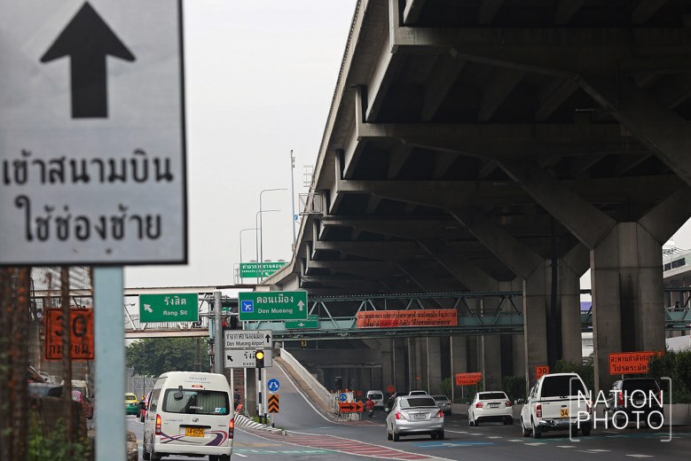 ปิดแล้ว !! สะพานเข้าท่าอากาศยานดอนเมือง