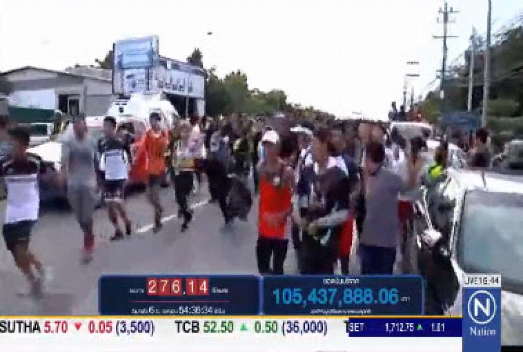 "ตูน" ฟีเวอร์คลื่นมหาชนแห่รับ