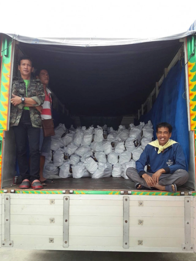 6 ตำบลใน อ.บางปะอิน ยังอ่วม น้ำท่วมขังนานนับเดือน  ส่งกลิ่นเน่าเหม็น