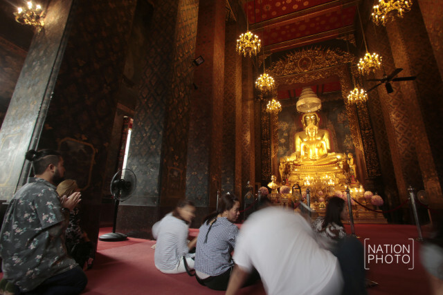 ประชาชนเข้ากราบพระบรมราชสรีรางคารที่วัดบวรนิเวศ