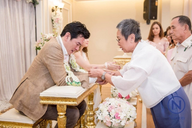 เป็นภาพที่น่ายินดี! พิธีแต่งงาน "ชาคริต - แอน" แบบเรียบง่าย