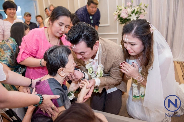 เป็นภาพที่น่ายินดี! พิธีแต่งงาน "ชาคริต - แอน" แบบเรียบง่าย