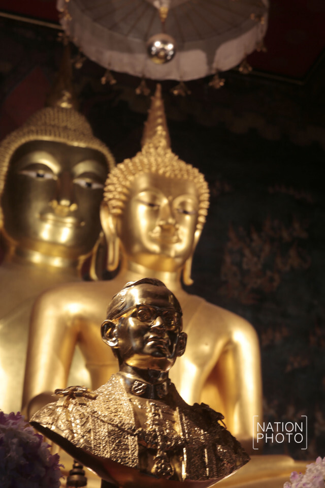 ประชาชนเข้ากราบพระบรมราชสรีรางคารที่วัดบวรนิเวศ