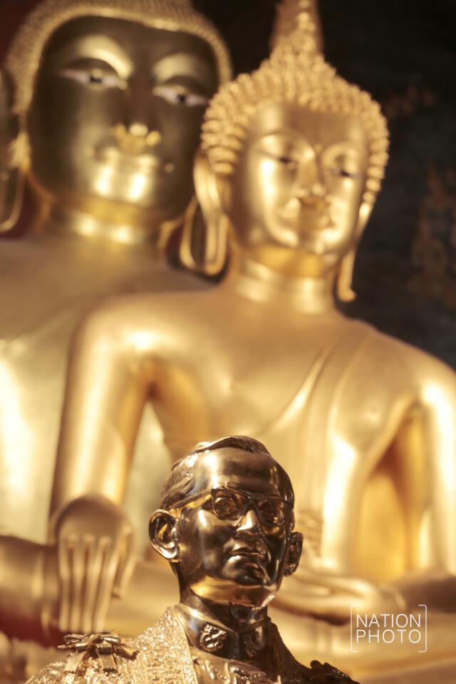ประชาชนเข้ากราบพระบรมราชสรีรางคารที่วัดบวรนิเวศ