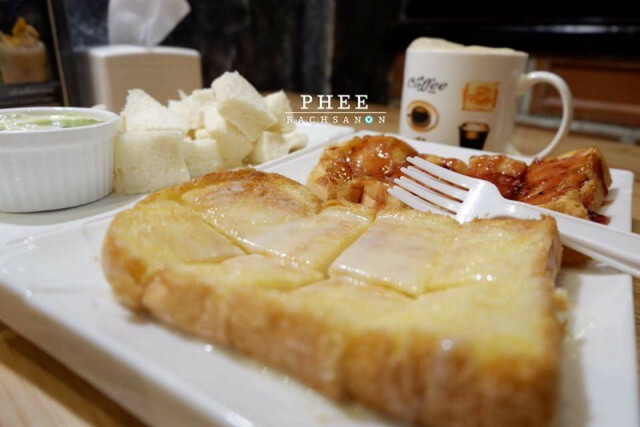 "บ้านนมเสาชิงช้า"
ปักหมุดร้านนมแบบกันเอง