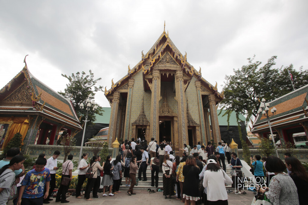 ปชช.เข้าสักการะพระประธานวัดราชบพิธ
ที่บรรจุพระบรมราชสรีรางคาร ร.9 ปชช.เข้าสักการะพระประธานวัดราชบพิธ
ที่บรรจุพระบรมราชสรีรางคาร ร.9
