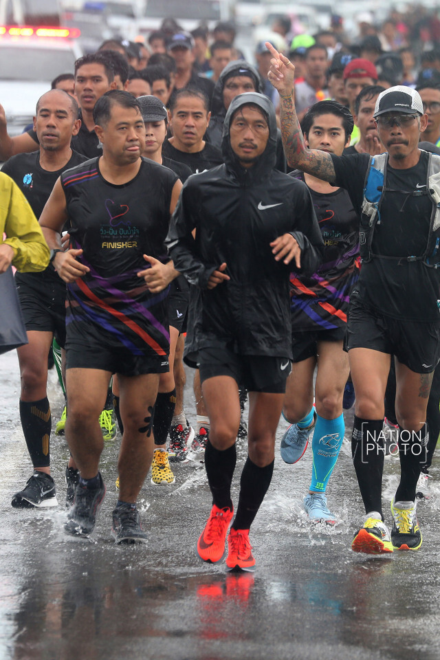 ตูนวิ่ง 5 เซตรวด! ควบพื้นที่ 3 อำเภอ จ.นครศรีธรรมราช ระยะทาง 50 กม.