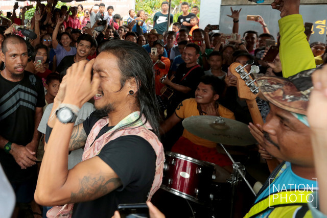 เพลงแสงสุดท้าย ดังกระหึ่มเชียรใหญ่