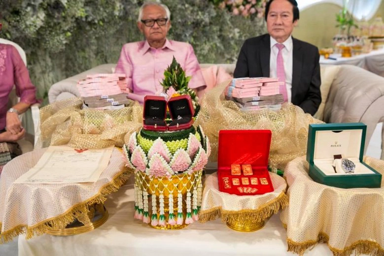 น่ายินดี! "เวฟ" เข้าพิธีหมั้น "บุ้ง" ทายาทใบหยก