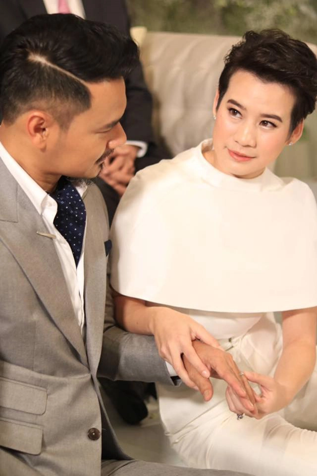 น่ายินดี! "เวฟ" เข้าพิธีหมั้น "บุ้ง" ทายาทใบหยก