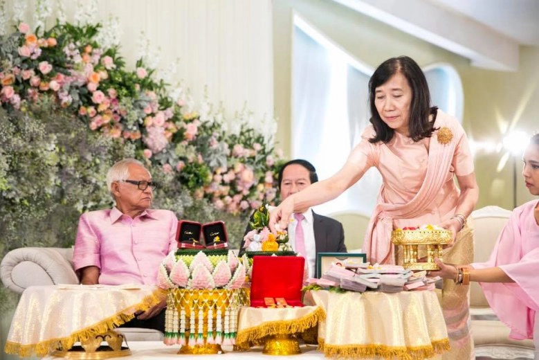 น่ายินดี! "เวฟ" เข้าพิธีหมั้น "บุ้ง" ทายาทใบหยก