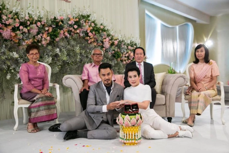 น่ายินดี! "เวฟ" เข้าพิธีหมั้น "บุ้ง" ทายาทใบหยก