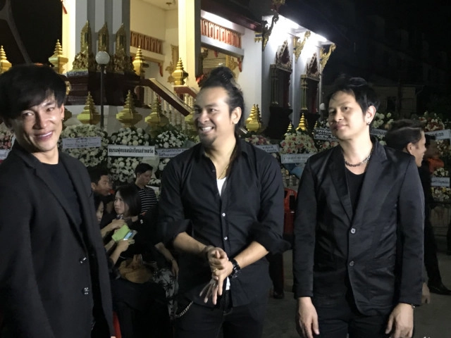 เคลียร์แล้ว! คุณปู่ รับ"ไอซ์" ลูก "โจ" จริง
ฝ่าย แม่น้ำ พาน้องไอซ์ ขอโทษที่มากะทันหัน