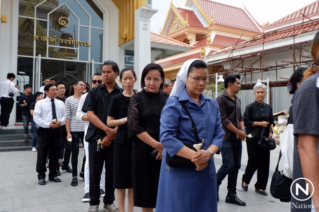 สุดอาลัย...ฌาปนกิจศพครูอั๋น ละครใบ้