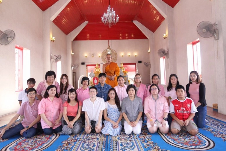 "พรีม" ยิ้มแก้มปริ! ทำบุญ - ฉลองวันเกิดร่วมกับครอบครัวและแฟนคลับ