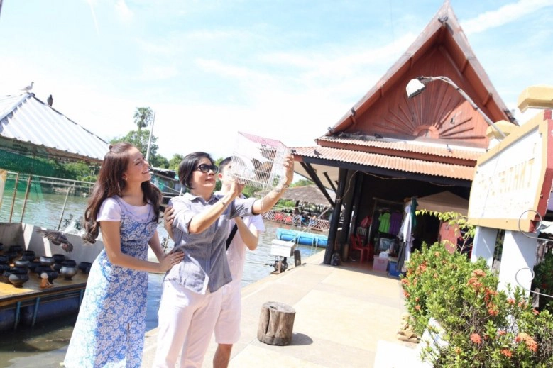 "พรีม" ยิ้มแก้มปริ! ทำบุญ - ฉลองวันเกิดร่วมกับครอบครัวและแฟนคลับ