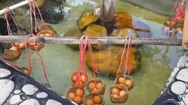 นักท่องเที่ยวจีนแห่แช่เท้า-ต้มไข่น้ำพุร้อนธรรมชาติ เชียงราย
