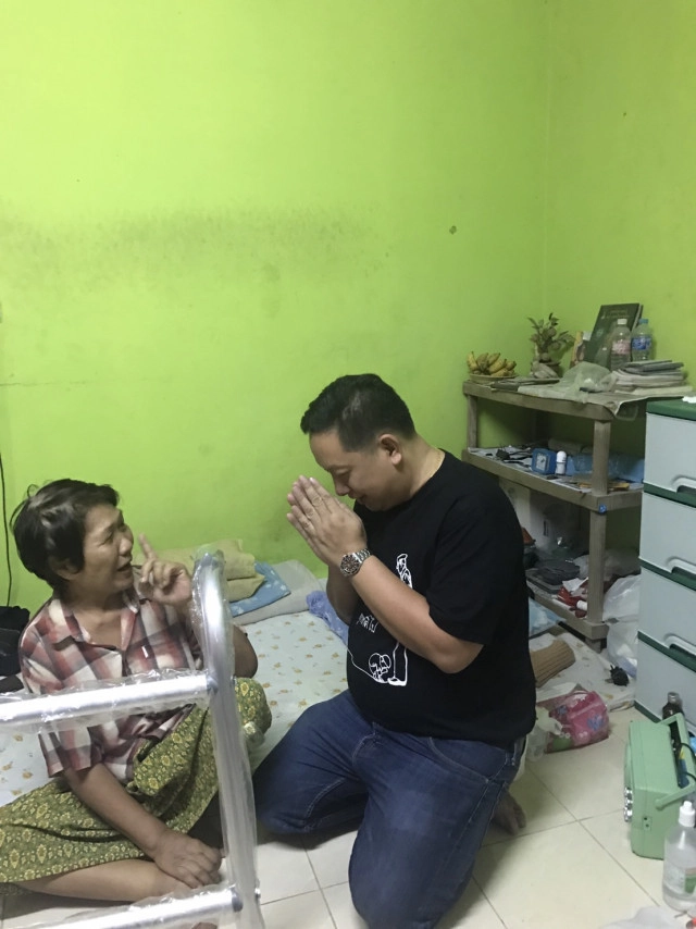 "โต นวนคร" สองล้อสายบุญ
ผมจะช่วยคนเหล่านี้จนกว่าผมจะหมดแรง 
เพียงบอกมา ผมจะลงไปช่วยทันที