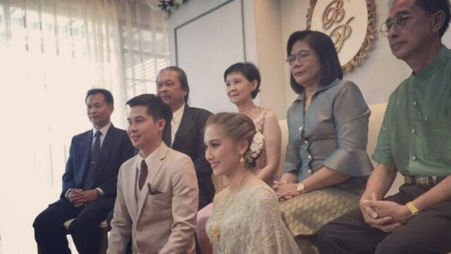 "ไอ เป็นเอก-สอง บุตรี" คู่จอมเตะ ลั่นระฆังวิวาห์หวาน