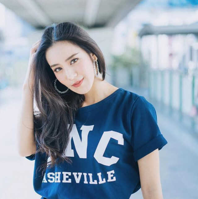 หน้ากากตุ๊กตา เปิดใจทุกความรู้สึก
"การเป็นนักร้อง... 
คิดว่าแค่เสียงดีคงจะพอ
แต่มันไม่ใช่..."