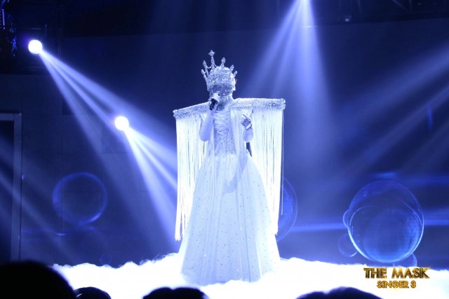 เจ้าของเสียงสุดยอด
หน้ากากตุ๊กตา คือเธอคนนี้