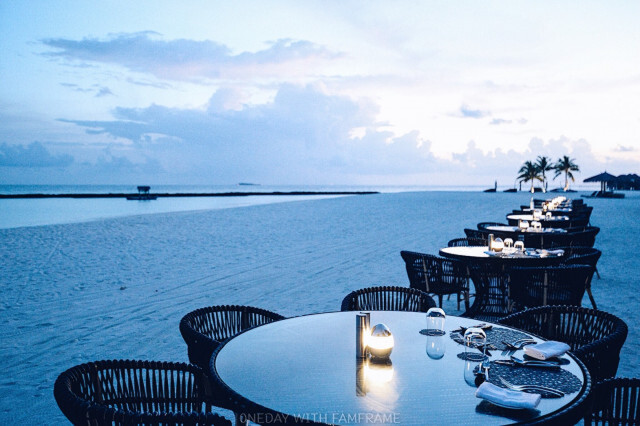 นอนนิ่งๆ ทิ้งตัวที่ "Maldives" 
เกาะสวรรค์ของคนอยากสังสรรค์กับธรรมชาติ