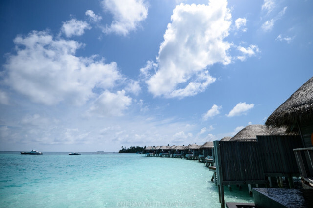 นอนนิ่งๆ ทิ้งตัวที่ "Maldives" 
เกาะสวรรค์ของคนอยากสังสรรค์กับธรรมชาติ