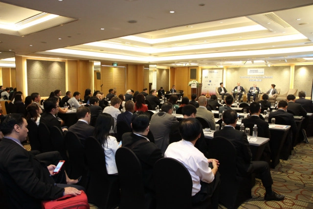 นักธุรกิจร่วมงานประชุม Investment Immigration Summit ASEAN  ตื่นตัวลงทุนต่างประเทศเพื่อให้ได้สัญชาติ