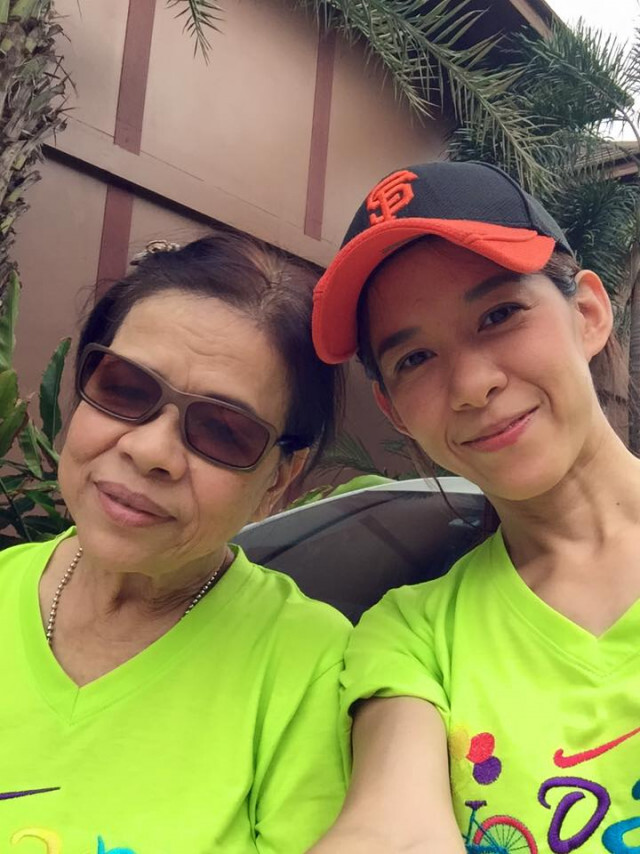 คุณแม่ของหมอเมย์
สุนิสา สังขะโพธิ์ วัย 69 ปี
สุดสตรอง! วิ่ง 100 กม.มาแล้ว