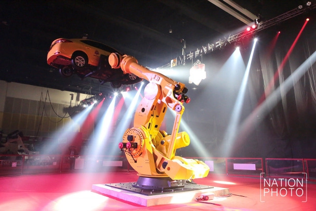 เปิดตัว! หุ่นยนต์แขนกลยกวัตถุน้ำหนักสูง ตัวแรกของโลก