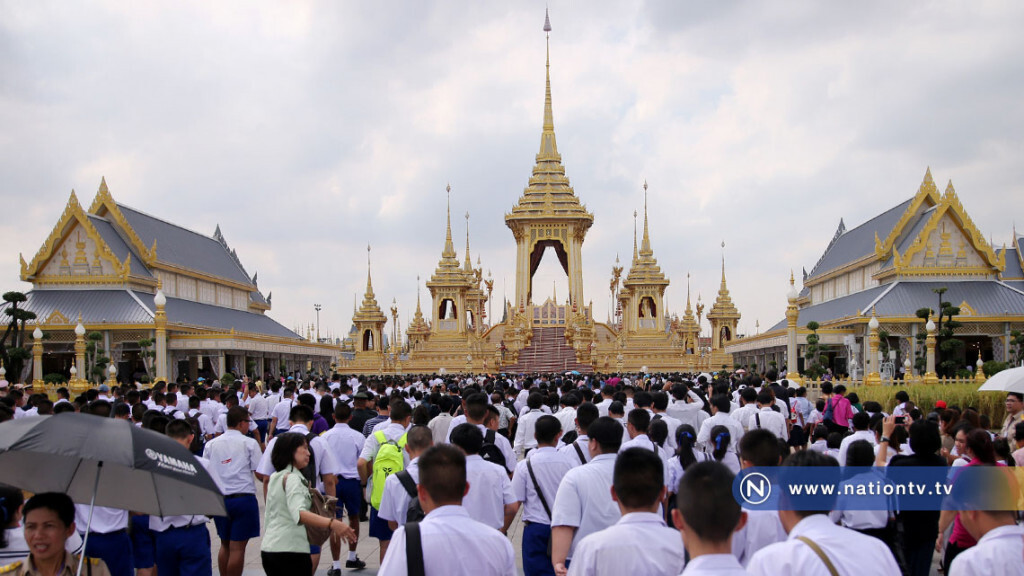 ปชช.เข้าชมนิทรรศการพระเมรุมาศ หนาแน่น!