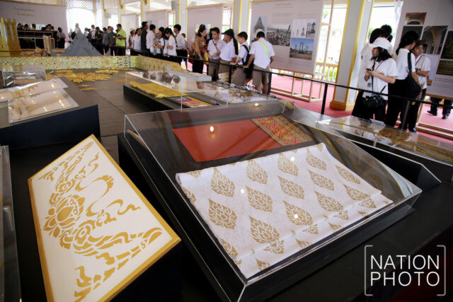 ปชช.เข้าชมนิทรรศการพระเมรุมาศ หนาแน่น!