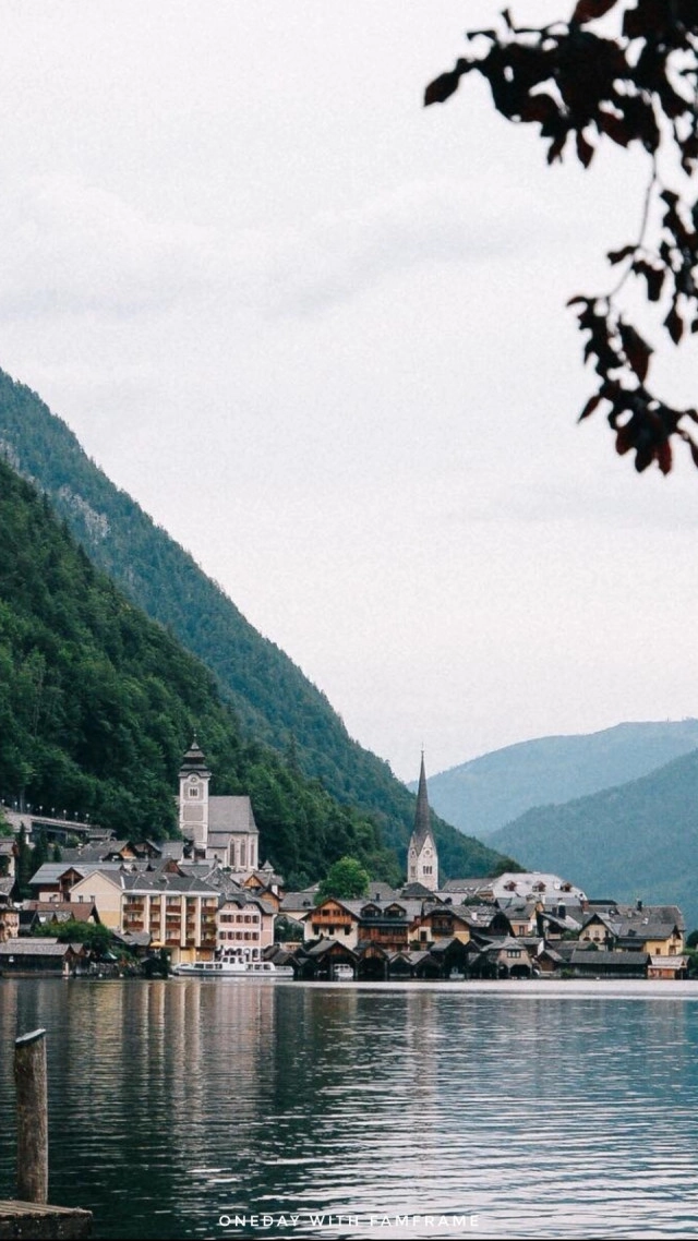 "Hallstatt Austria" 
เป็นเมืองที่ไม่มีอะไร...รรรรร
 ไม่มีอะไรเลย... ยยยยย!