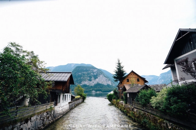 "Hallstatt Austria" 
เป็นเมืองที่ไม่มีอะไร...รรรรร
 ไม่มีอะไรเลย... ยยยยย!