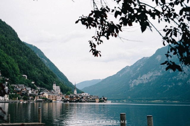 "Hallstatt Austria" 
เป็นเมืองที่ไม่มีอะไร...รรรรร
 ไม่มีอะไรเลย... ยยยยย!