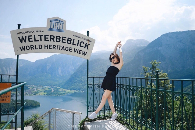 "Hallstatt Austria" 
เป็นเมืองที่ไม่มีอะไร...รรรรร
 ไม่มีอะไรเลย... ยยยยย!