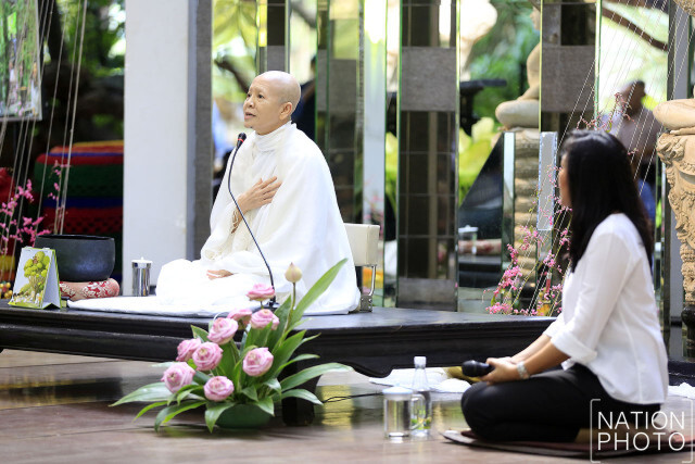 (ภาพชุด)"แม่ชีศันสนีย์" แถลงข่าวอาการป่วยโรคมะเร็งกระเพาะ รักษาหายดีแล้ว