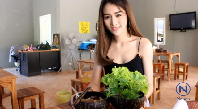 เปิดใจแม่ค้า
ก๋วยเตี๋ยวไก่มะระกะลา
บ้านดุงอุดรฯ แซ่บเวอร์