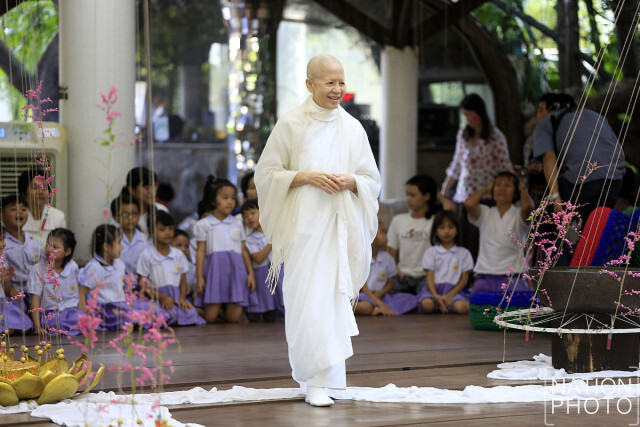 (ภาพชุด)"แม่ชีศันสนีย์" แถลงข่าวอาการป่วยโรคมะเร็งกระเพาะ รักษาหายดีแล้ว