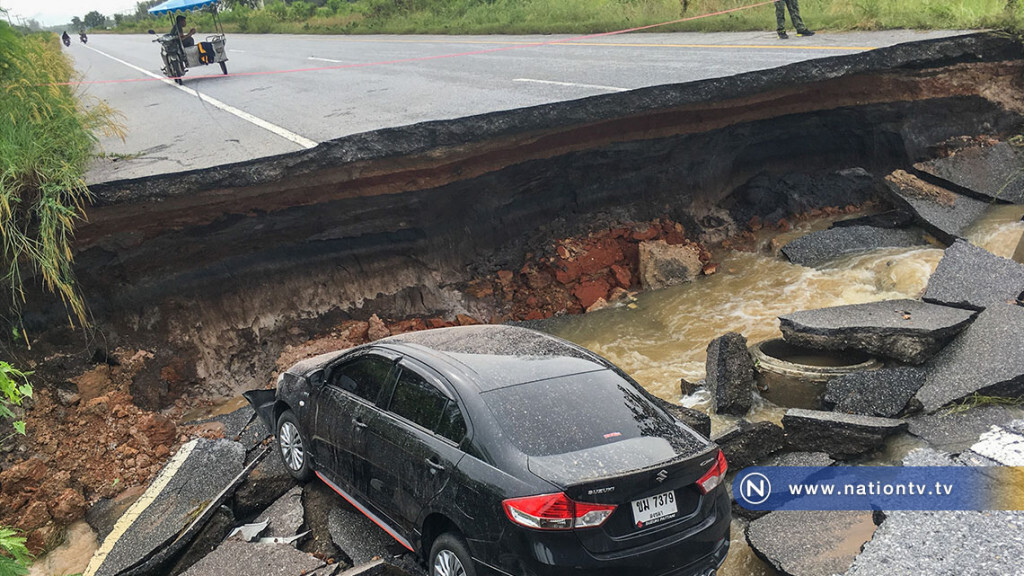 (ภาพชุด)น้ำป่าซัดถนนหาดใหญ่-ปัตตานี ขาด! (ภาพชุด)น้ำป่าซัดถนนหาดใหญ่-ปัตตานี ขาด!