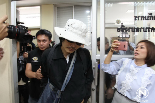 รวบแล้ว! หนุ่มจับหน้าอกสาวบนรถเมล์