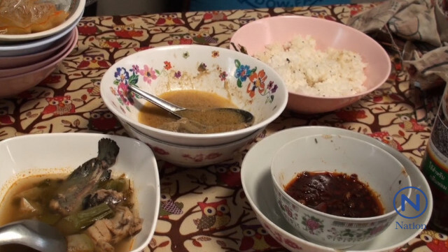 ยายวัย 75 
กินข้าวกับแกงส้มปลาดุก
สำลัก! ติดหลอดลมดับ