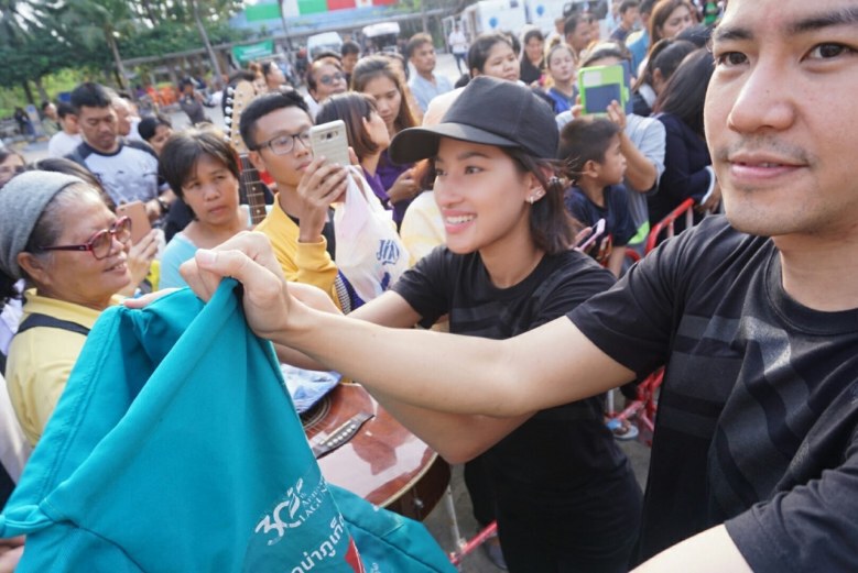 "เบิร์ด ธงไชย" ร่วมด้วย!! ช่วยเชียร์ "ตูน-ก้าวคนละก้าว"