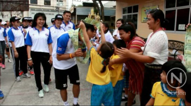 สมจิตร จงจอหอ วิ่งช่วยพี่ตูน ยอดเงินทะลุ 1 ล้านบาท