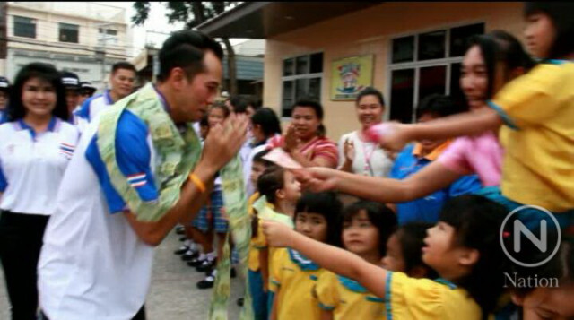 สมจิตร จงจอหอ วิ่งช่วยพี่ตูน ยอดเงินทะลุ 1 ล้านบาท