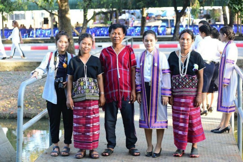 "สาวเผ่าปาเกอญอ" กับปริญญาใบแรก