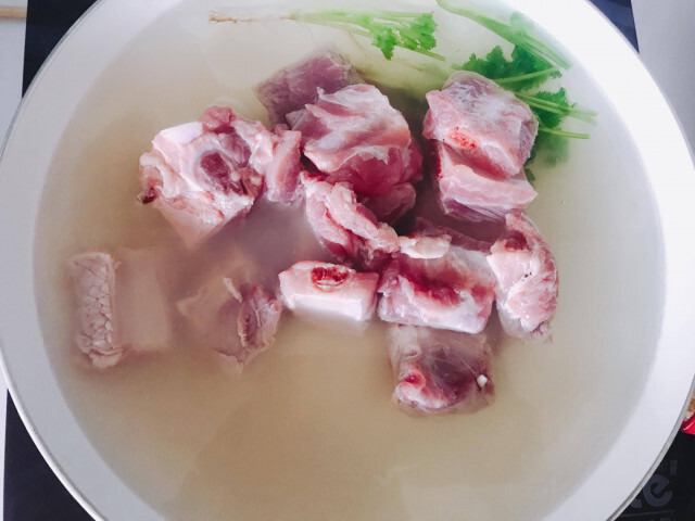 ครัวน้าคม : ซี่โครงหมูต้มบ้วย เมนูโบราณ เหมาะกับหน้าหนาว อิ่มอร่อยเชงๆ
