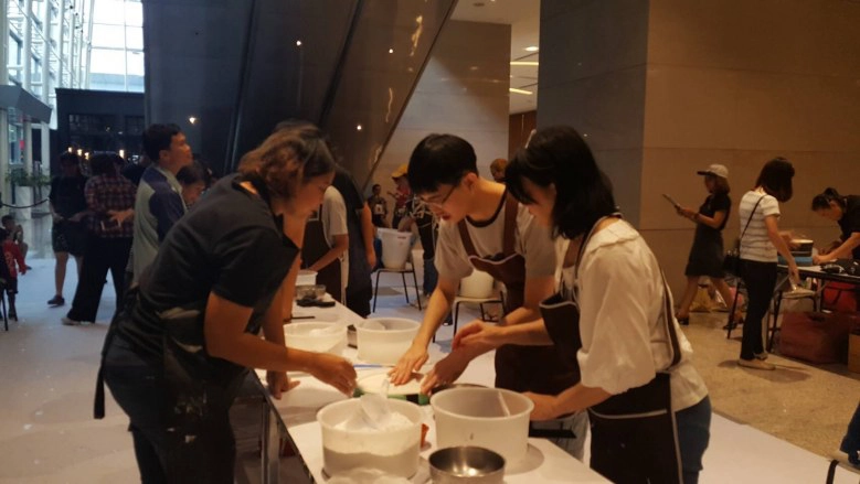 สำเร็จเพราะกำลังใจจากครอบครัว  เด็กพิเศษจบป.ตรีบริหารมก.