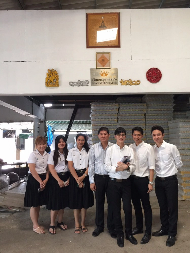 สำเร็จเพราะกำลังใจจากครอบครัว  เด็กพิเศษจบป.ตรีบริหารมก.